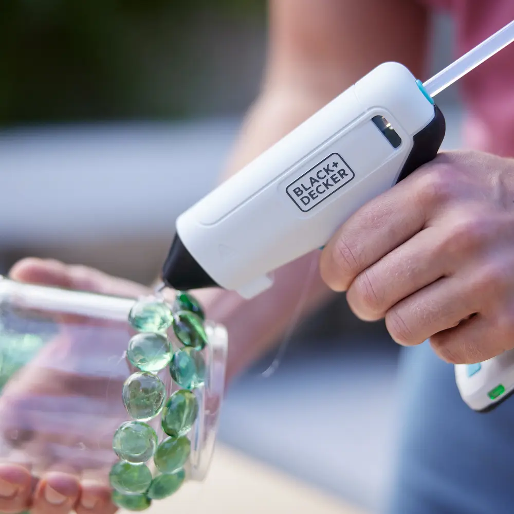 Black+Decker 3.6V Rechargeable Glue Gun - view 8