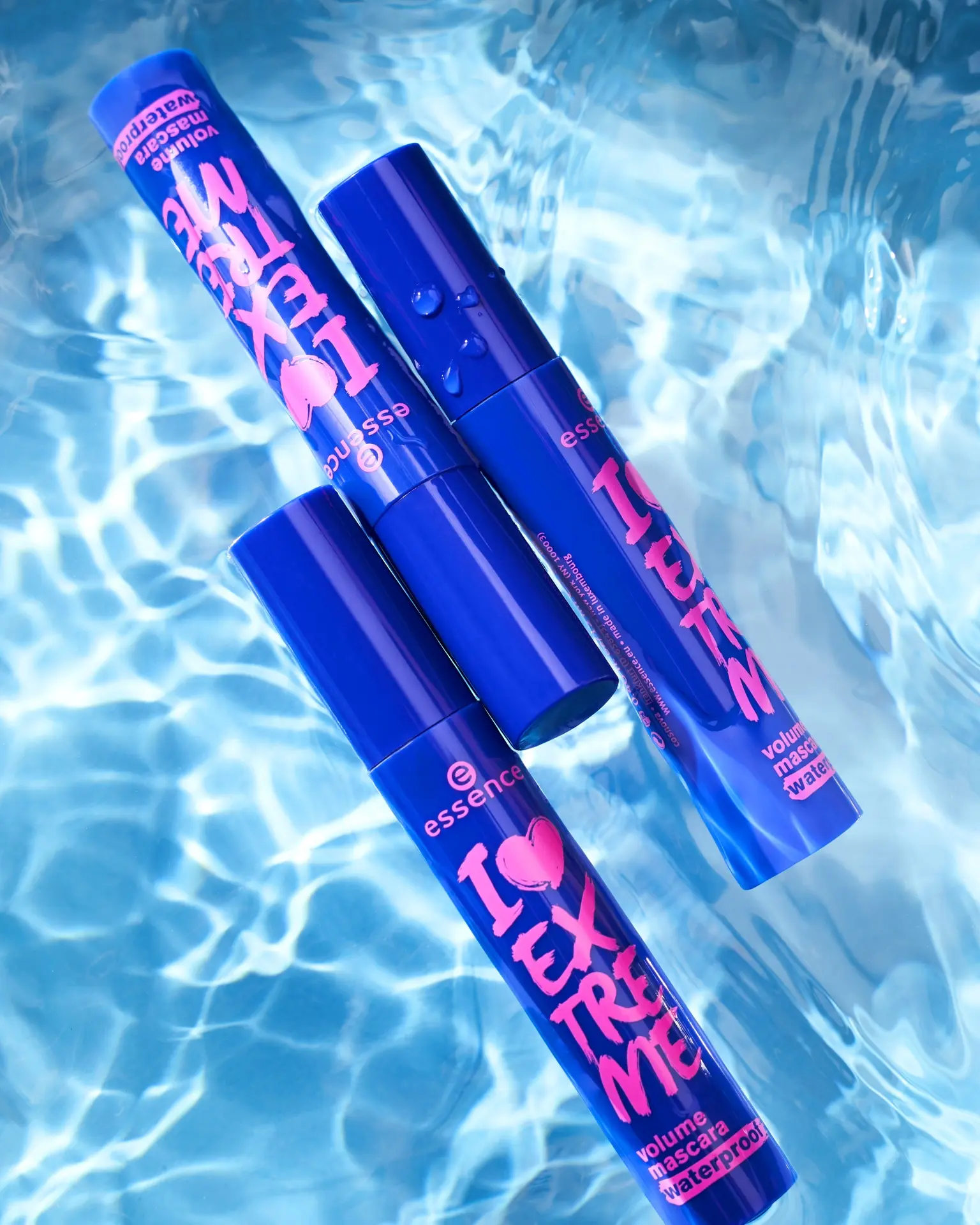 Essence I Love Extreme Volume Mascara Waterproof - view 2