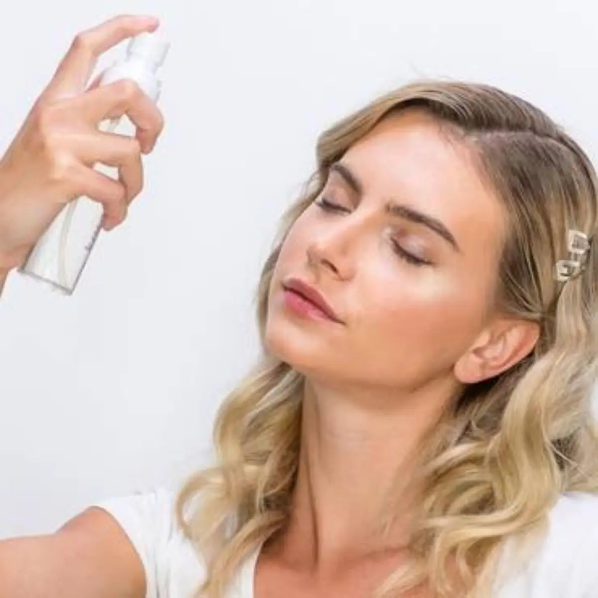 Kara Duo Essentials Long Lasting Setting Spra Formulated With Lavender Water 100Ml - view 4